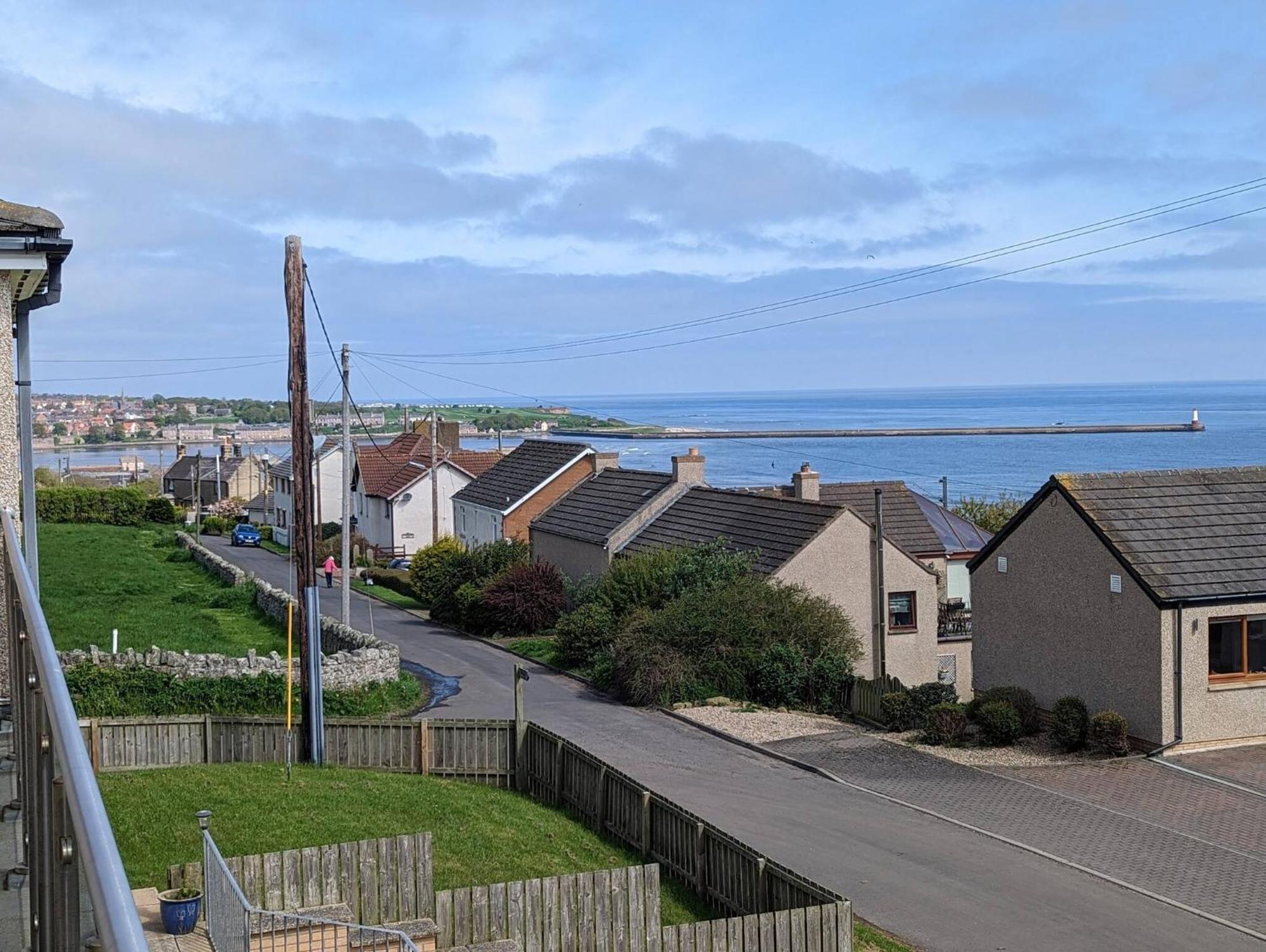 Elmbank Accommodation Berwick Upon Tweed Exterior photo